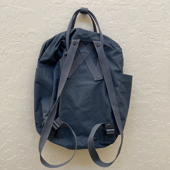 FJALLRAVEN KANKEN GRAPHITE GRAY FULL SIZE BACKPACK - Picture 5 of 10